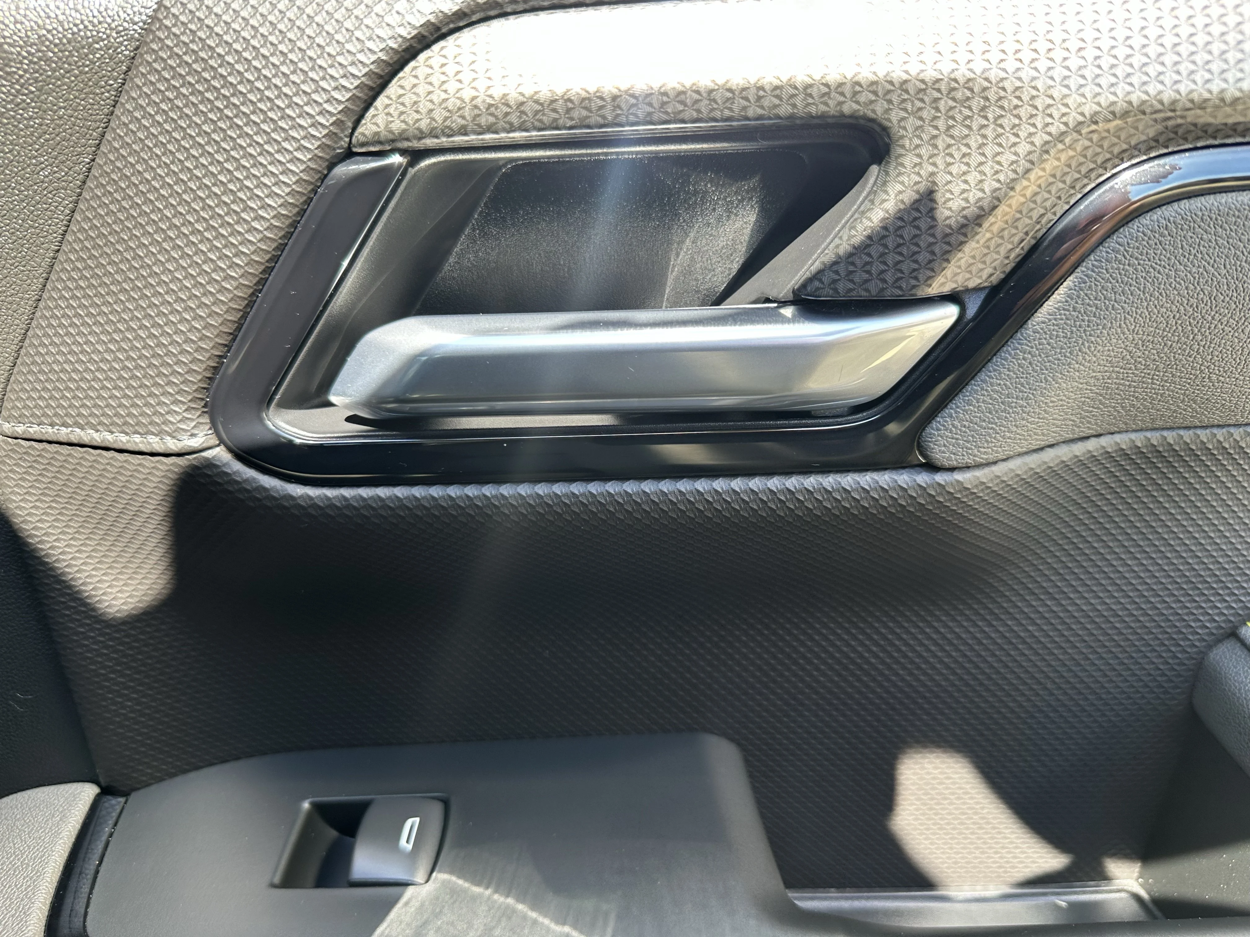 Certified Used 2025  Chevrolet ZR2 image 22