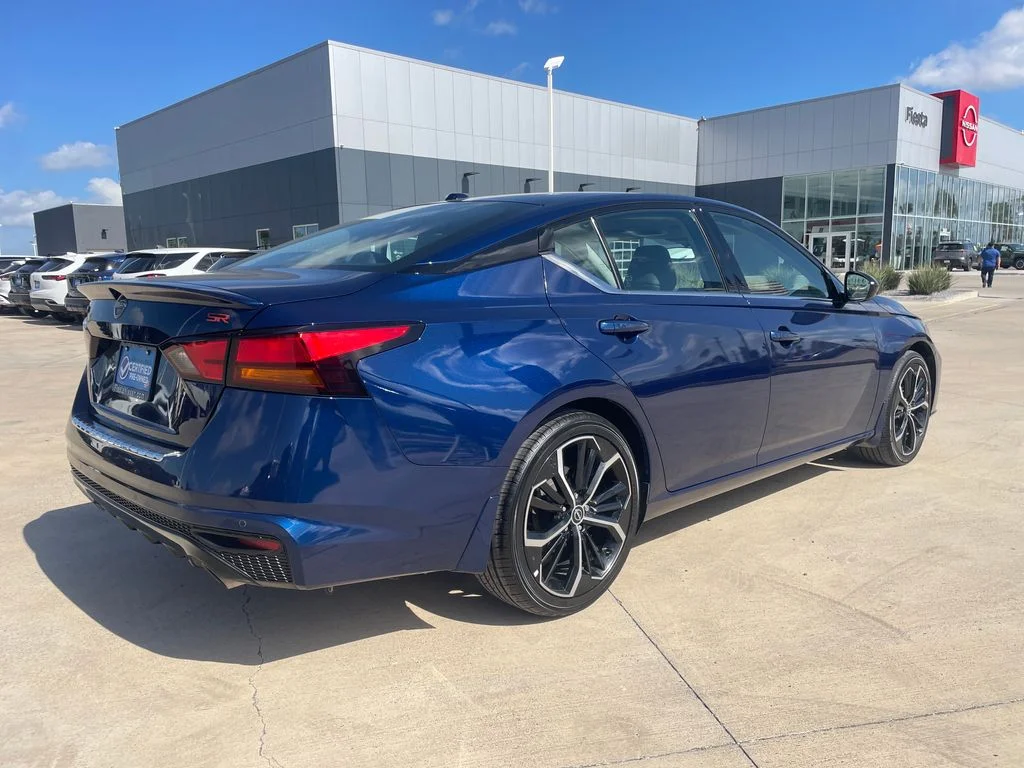 Used 2023 Blue Nissan 2.5 SR image 5