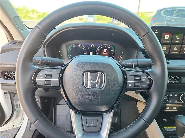 Used 2025 White Honda Touring image 19