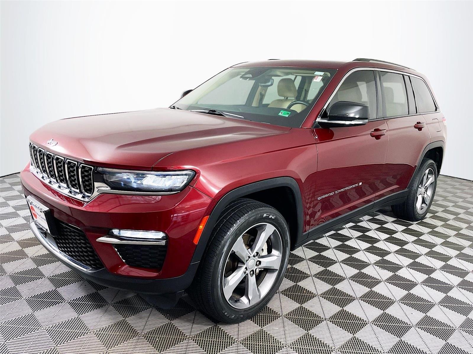 Used 2022 Velvet Red Pearlcoat Jeep Limited image 3