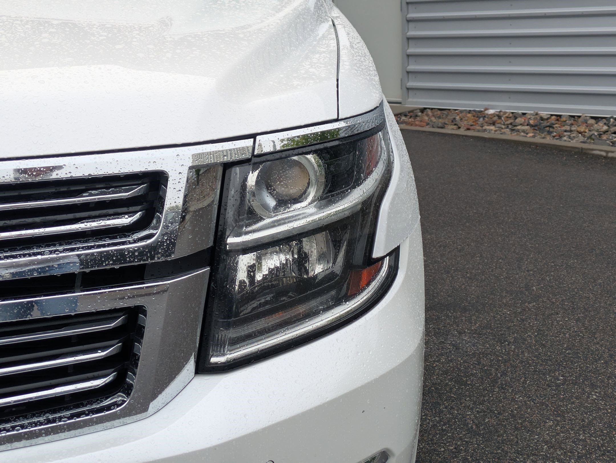 Used 2018 Iridescent Pearl Tricoat Chevrolet Premier image 9