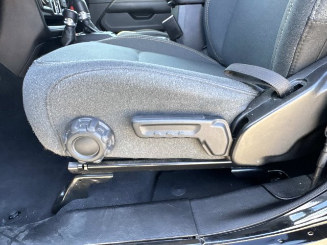 Used 2025 Black Jeep Sahara image 38