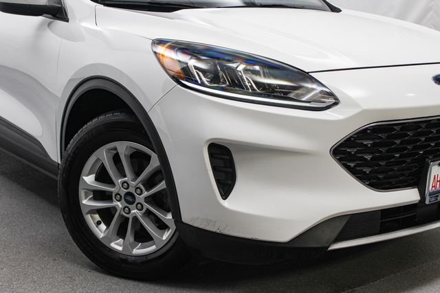 Used 2020 Ford Escape SE with VIN 1FMCU9G69LUA81718 for sale in Arlington Heights, IL