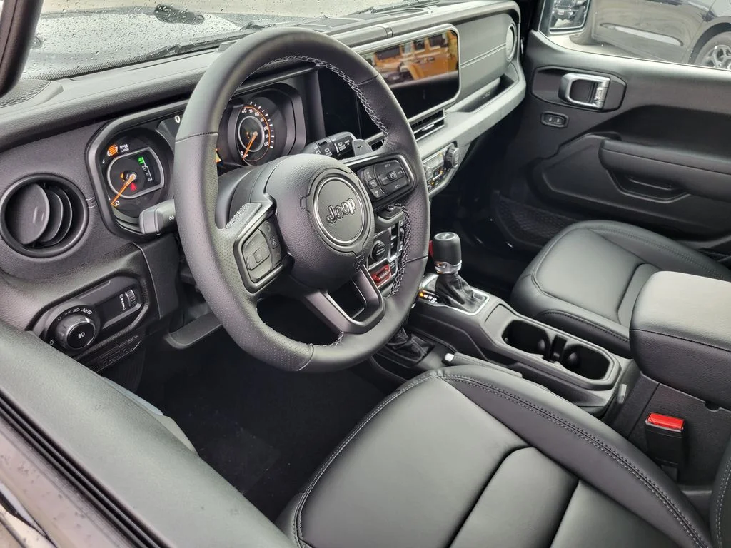 2026 Jeep Wrangler 4-Door photo 3