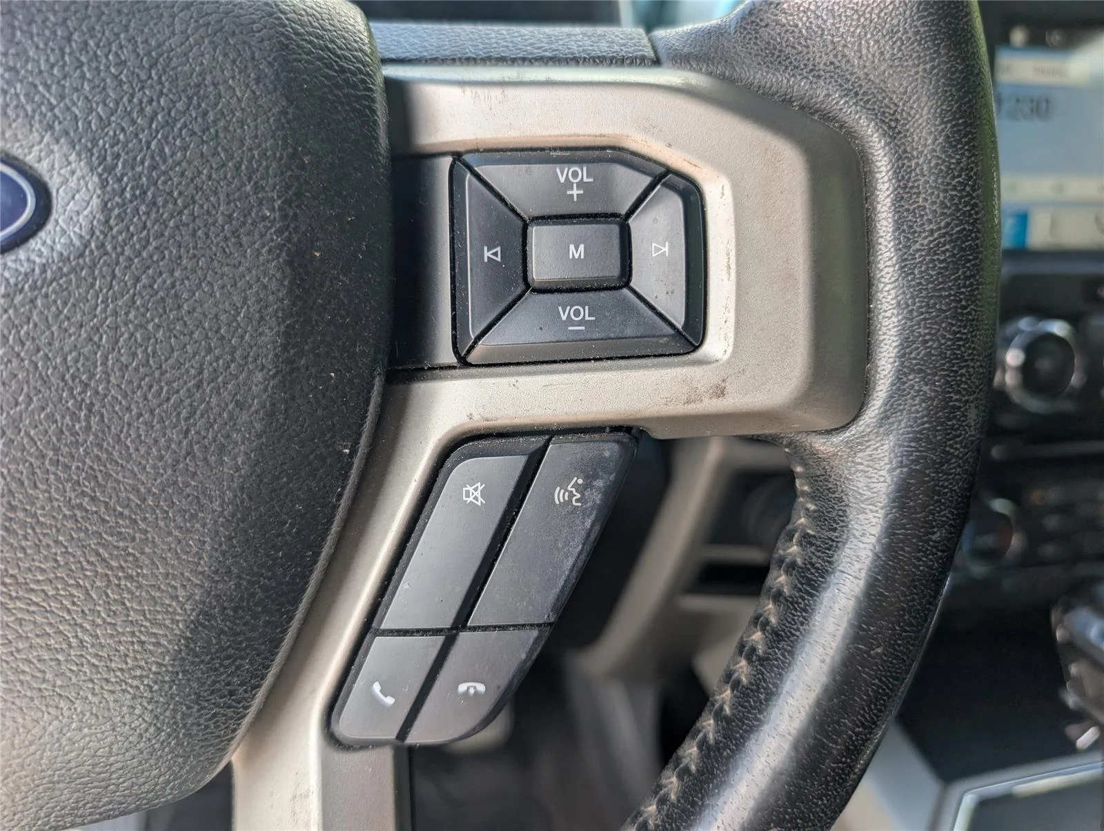 Used 2018 Oxford White Ford LARIAT image 65