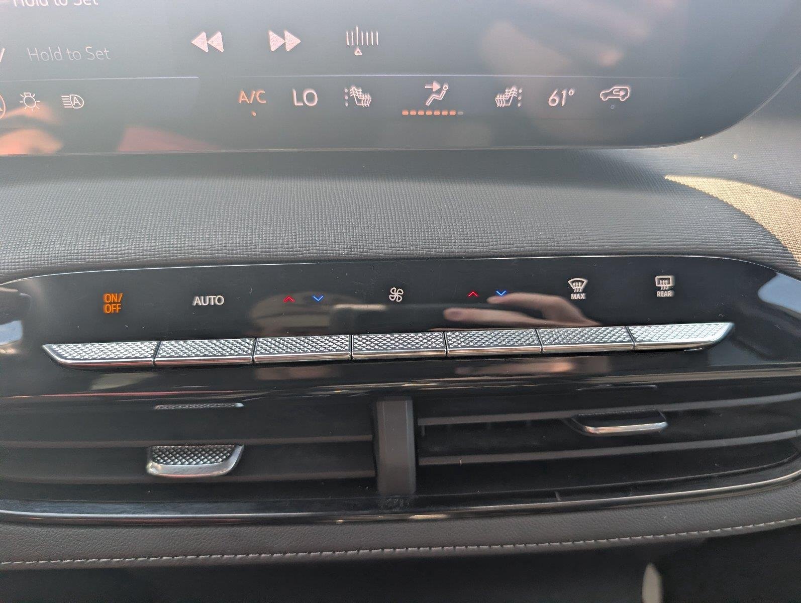 Used 2026 Summit White Buick Preferred image 18