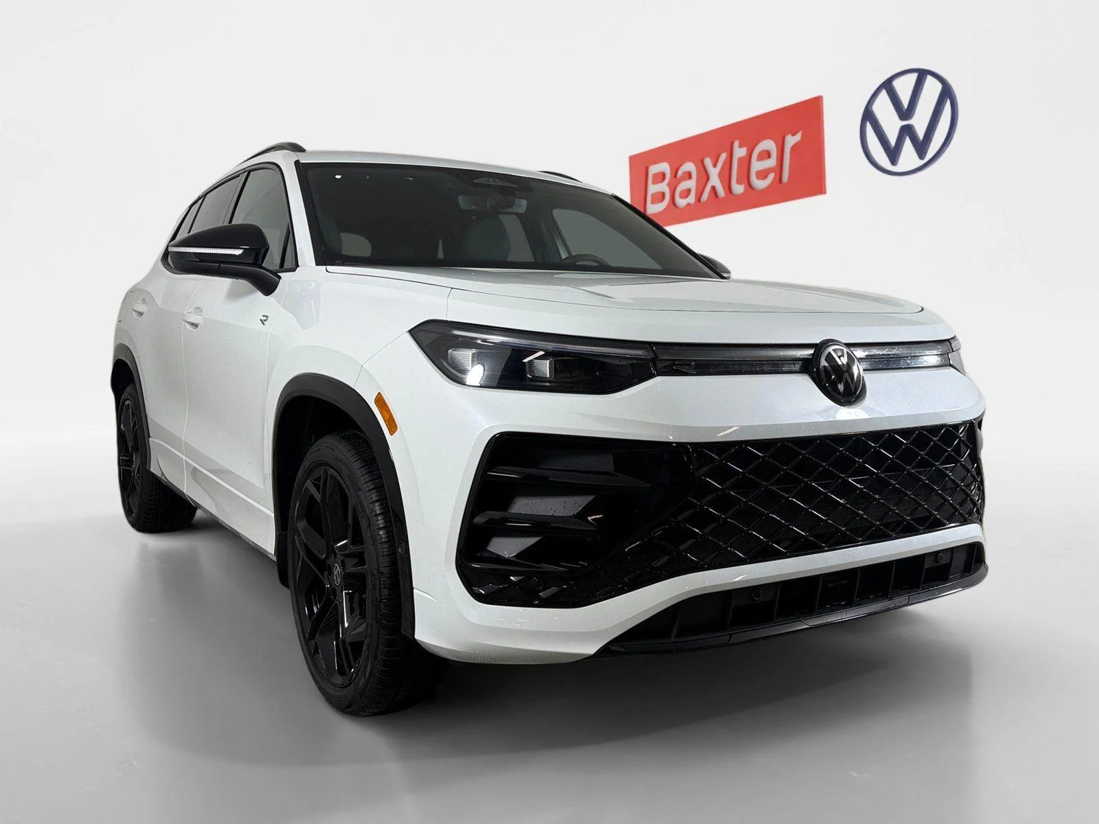 2026 Volkswagen Tiguan 2.0T SE R-Line Black 4Motion's photo