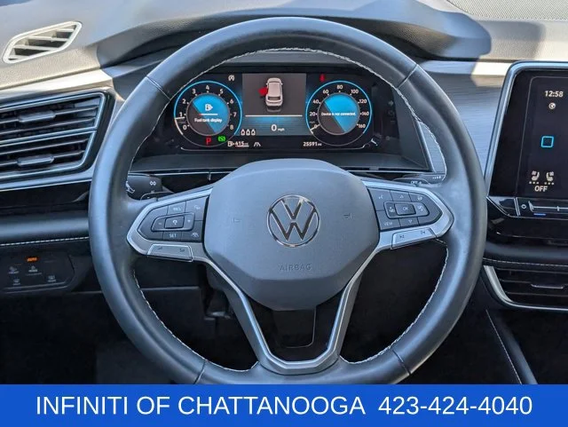 Used 2024 Gray Volkswagen 2.0T SE w/Technology image 23