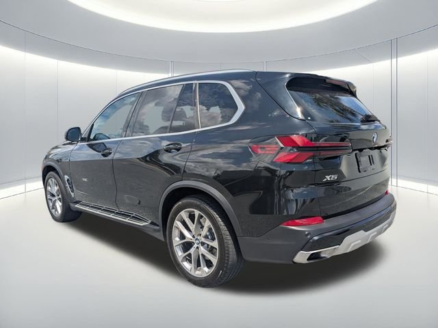 Used 2025 Black BMW xDrive40i image 5