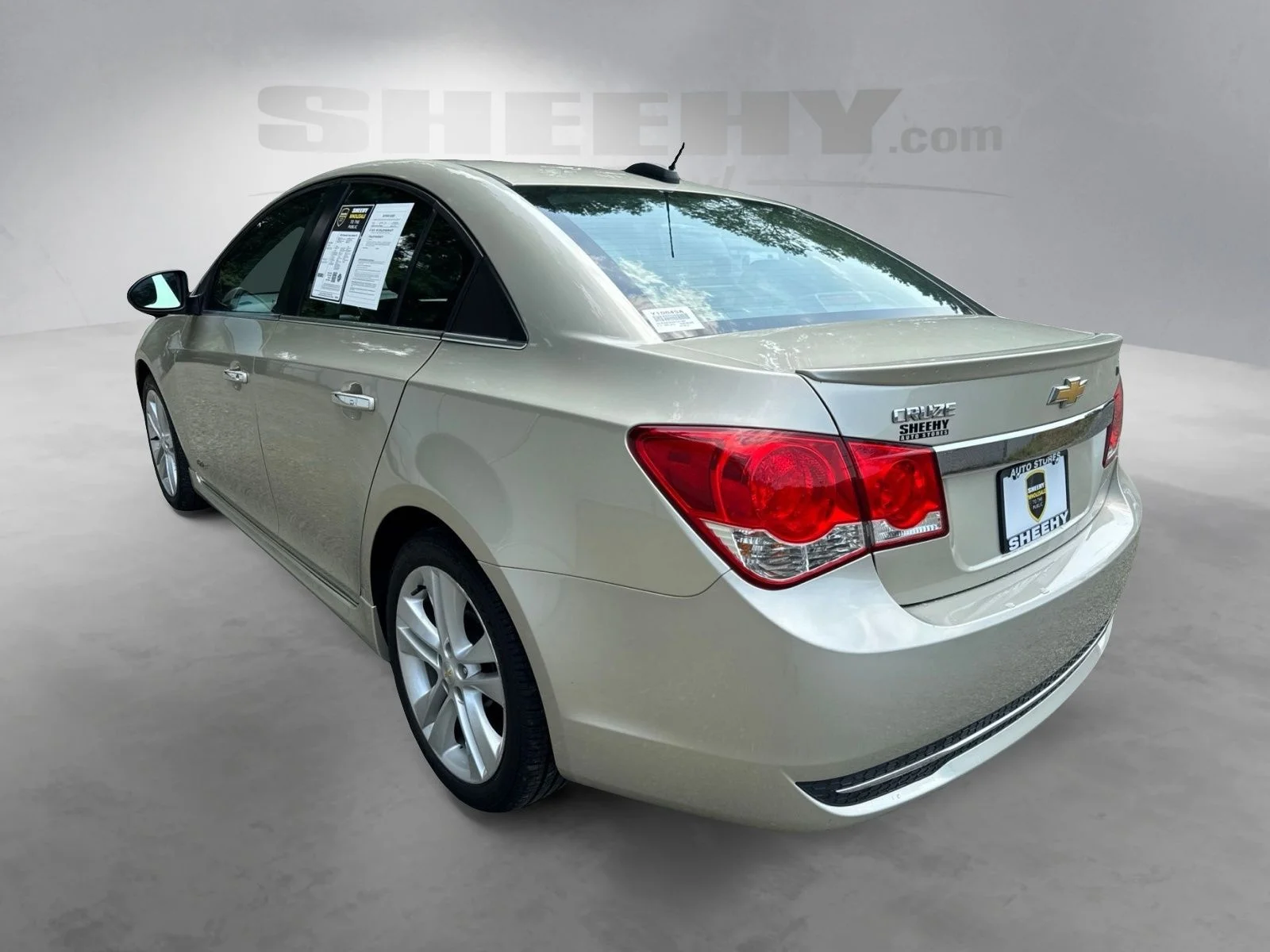 Used 2016 Gold Chevrolet LTZ image 12