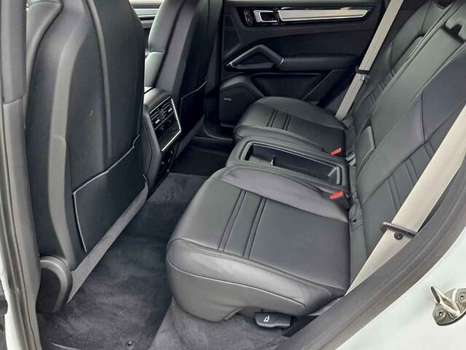 Used 2022  Porsche  image 11