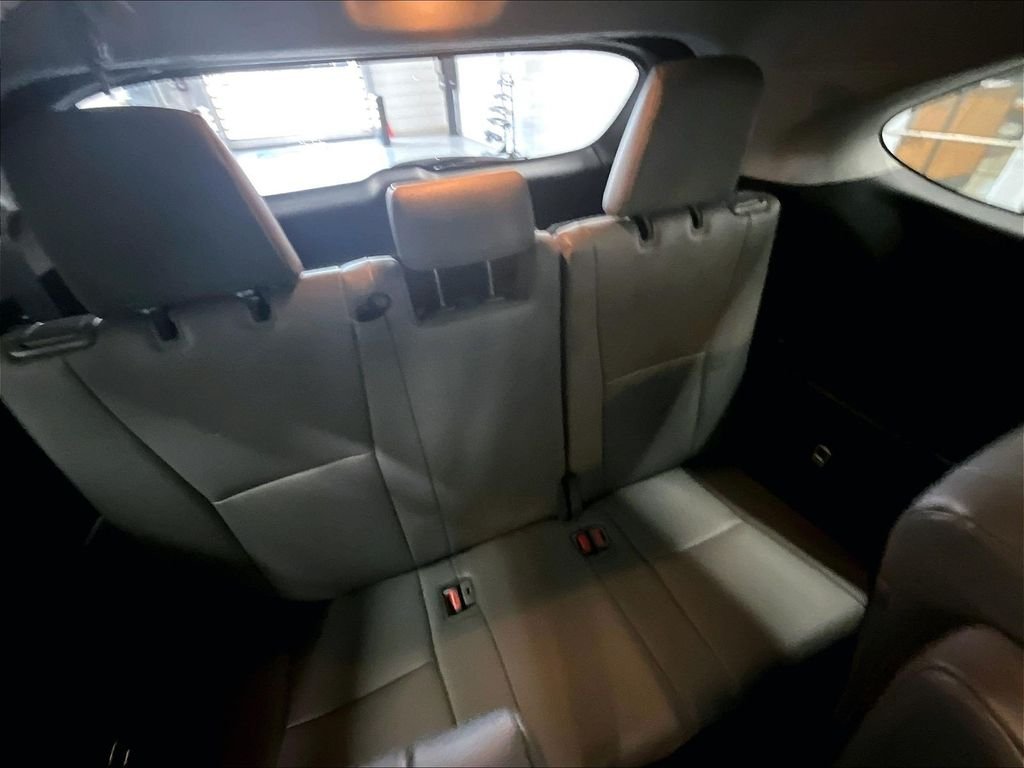 Used 2022 Pearl Toyota XLE image 17