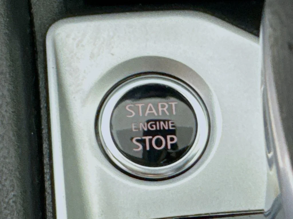 Used 2025 White Nissan 2.5 SV image 19