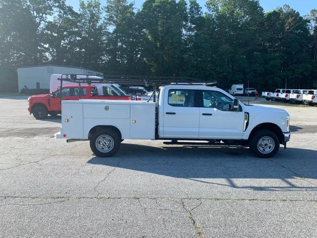 Used 2026 White Ford XL image 9
