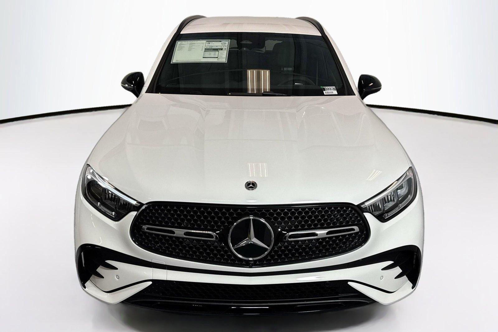 New 2026 Polar White Mercedes-Benz GLC 300 image 2