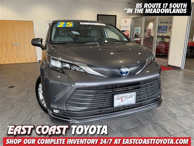 2025 Toyota Sienna XLE