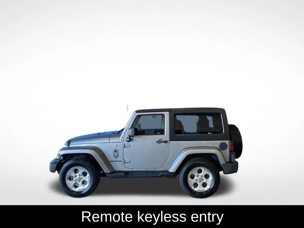 Used 2013 Silver Jeep Sahara image 16