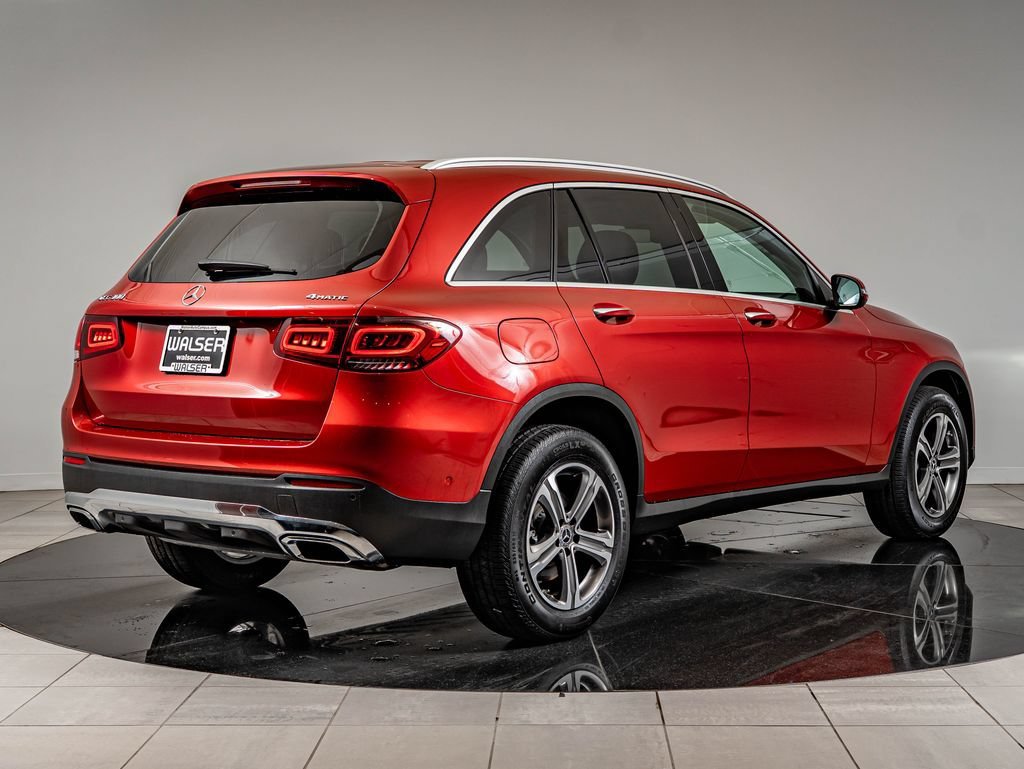 Used 2022 Manufaktur Cardinal Red Metallic Mercedes-Benz GLC 300 image 5