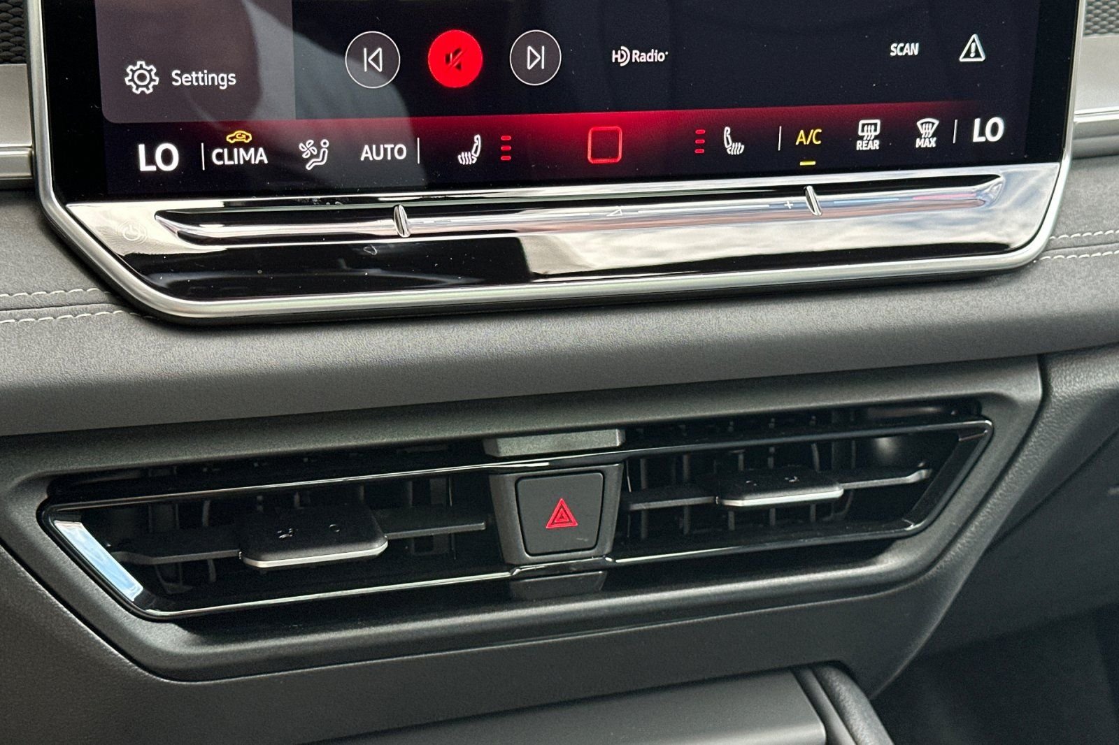 New 2026  Volkswagen 2.0T SE R-Line Black image 20