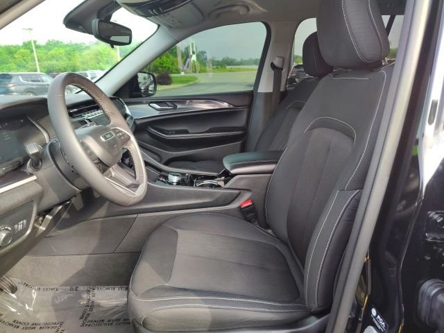 Used 2023 Black Jeep Laredo image 11