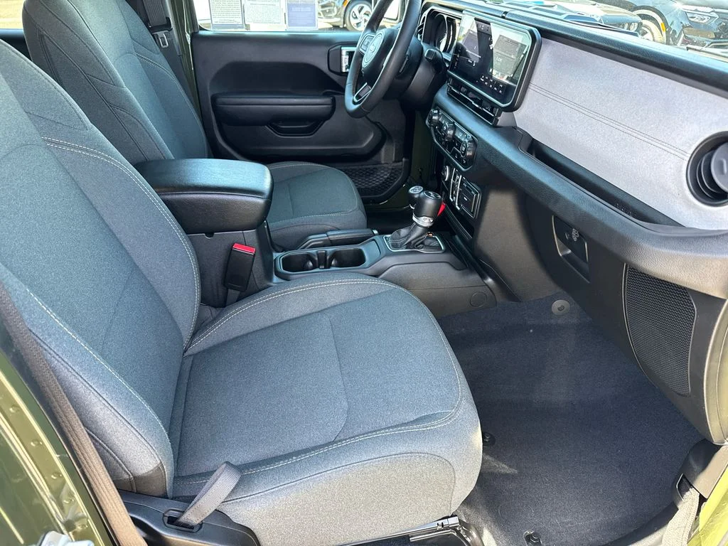 Used 2024 Green Jeep Sport S 4xe image 17