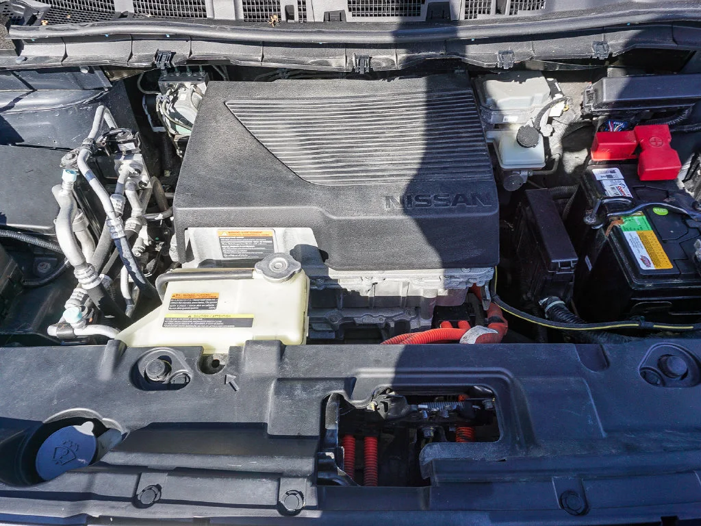Used 2018 Gray Nissan SL image 26