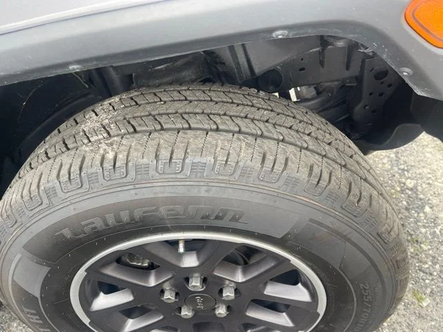 Used 2021 Gray Jeep Unlimited Sahara image 5