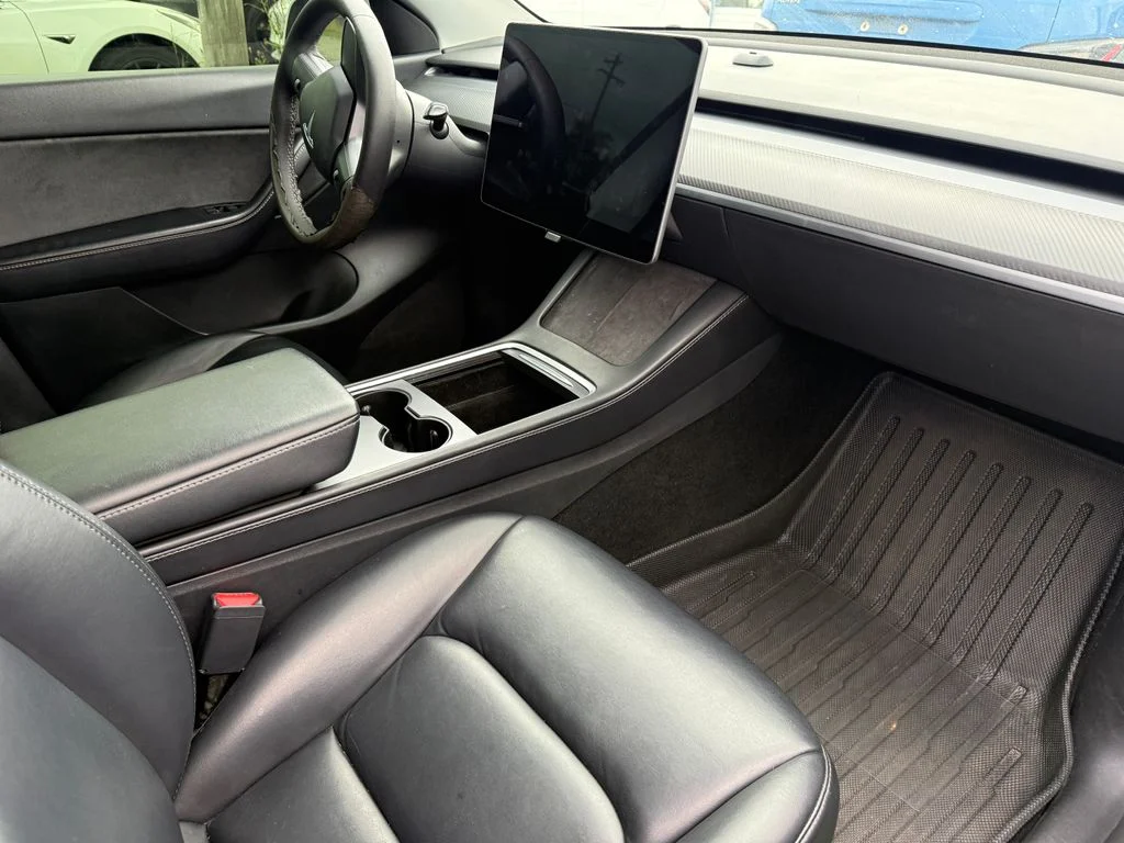 Used 2022 White Tesla Performance image 9