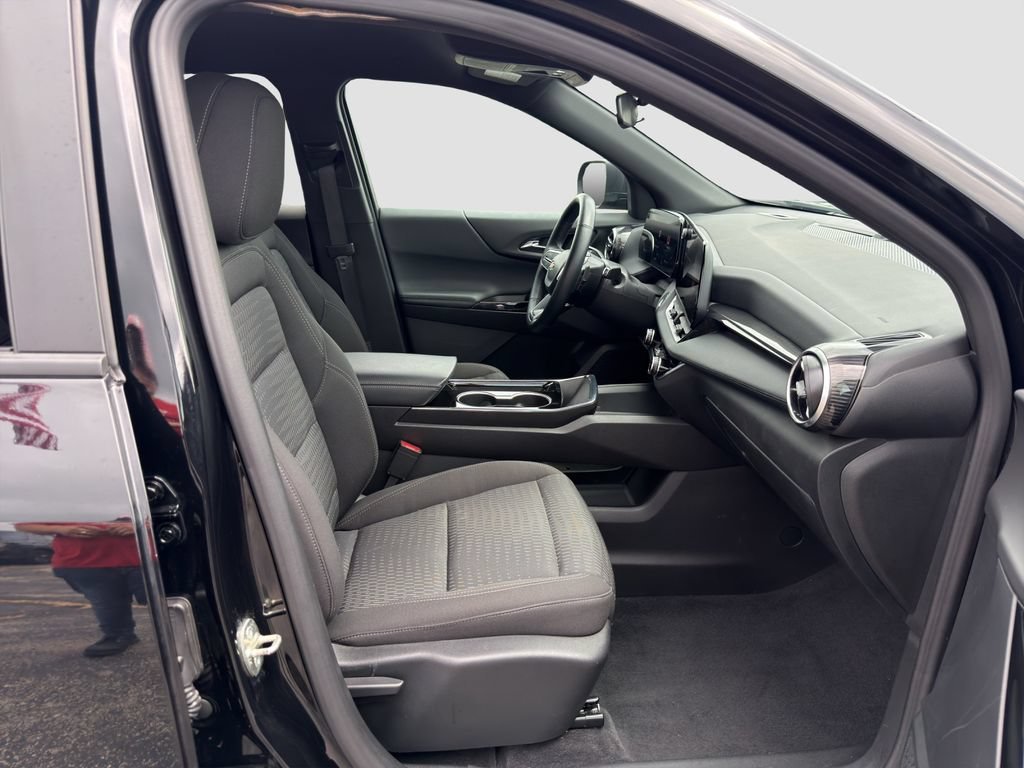 Used 2025 Mosaic Black Metallic Chevrolet LT image 27