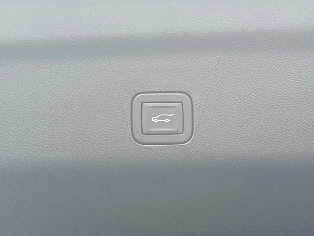 New 2026 Onyx Black GMC Elevation image 36