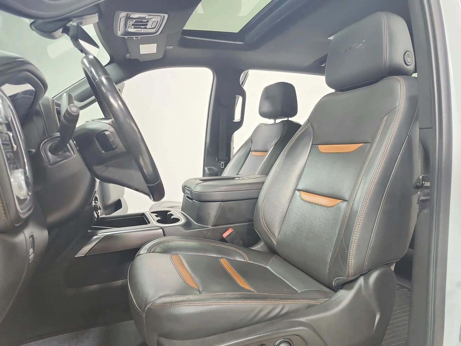 Used 2022 White GMC AT4 image 20