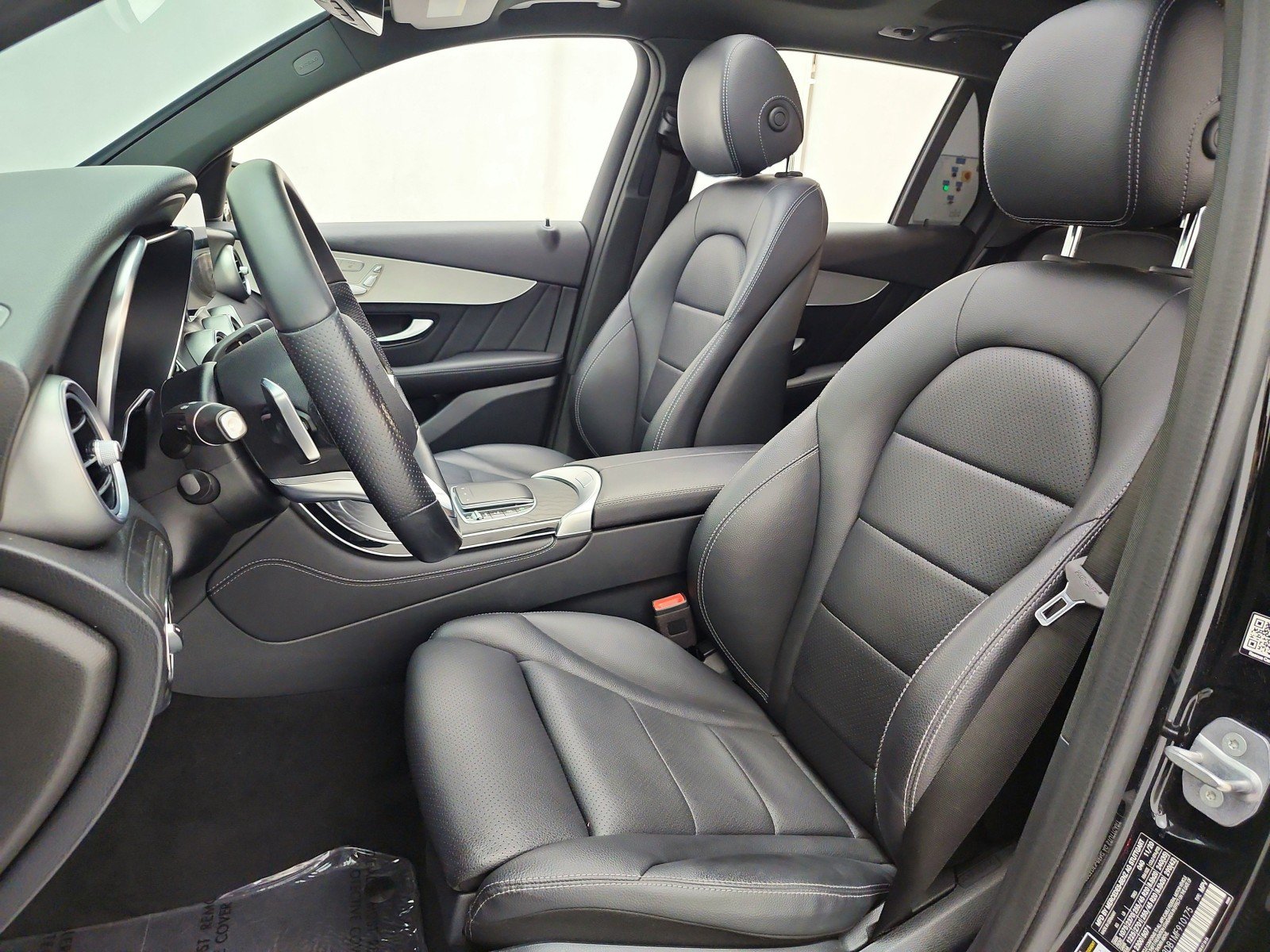 Used 2021 Black Mercedes-Benz GLC 300 SUV image 13