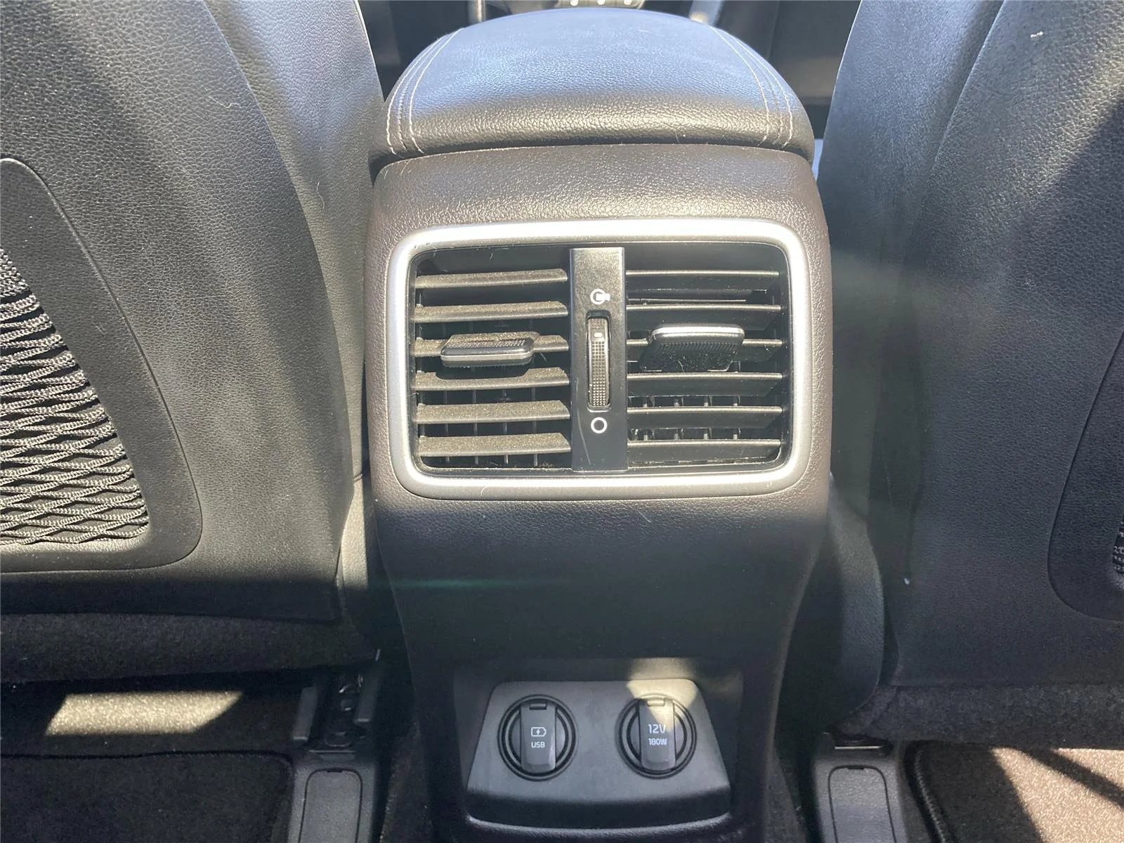Used 2022 Sparkling Silver Kia SX Turbo image 27