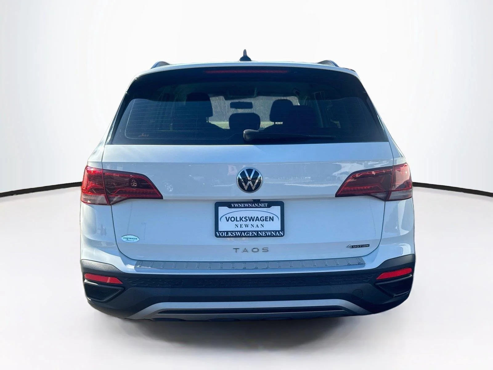 Used 2022 Pure White Volkswagen S image 4