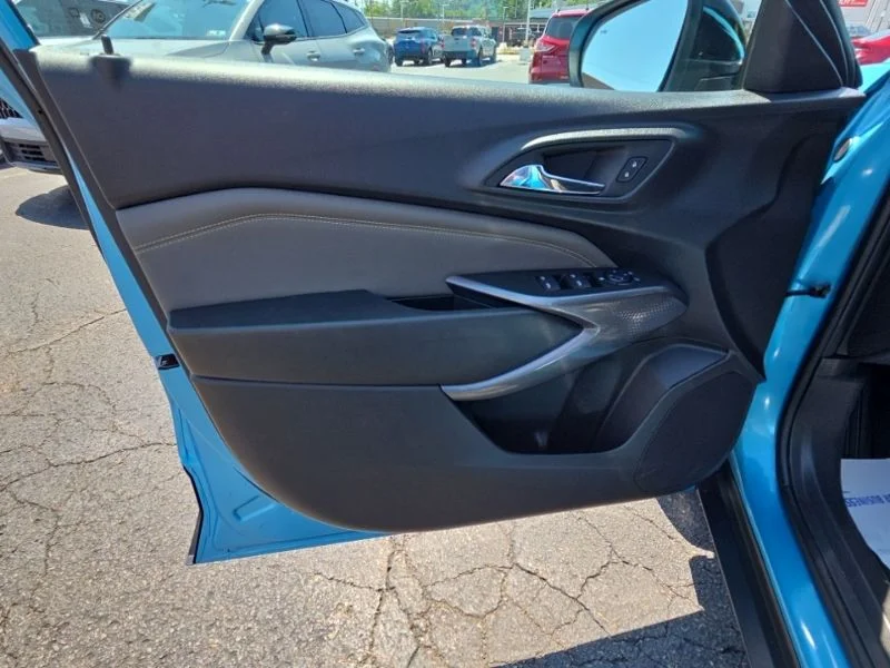 Used 2025 Blue Chevrolet ACTIV image 21