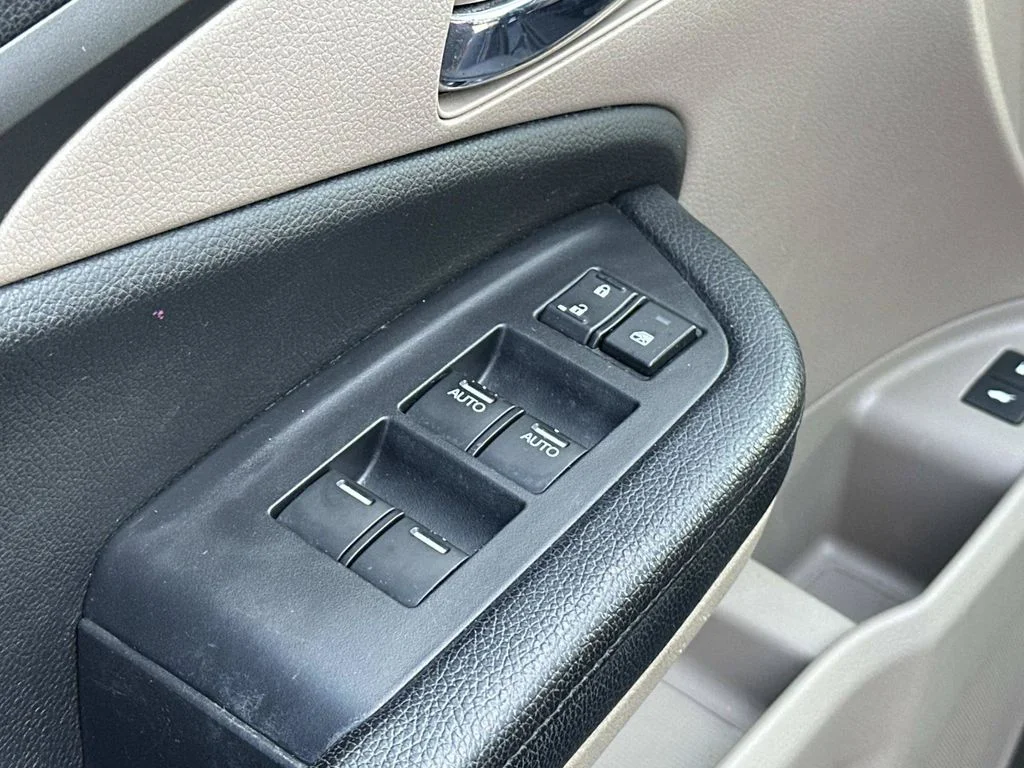 Used 2016  Honda EX-L image 21