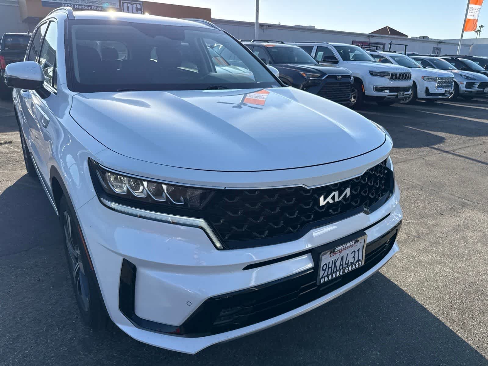 Used 2023 Snow White Pearl Kia EX image 9