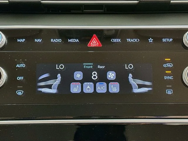 New 2026 White Genesis 2.5T image 18