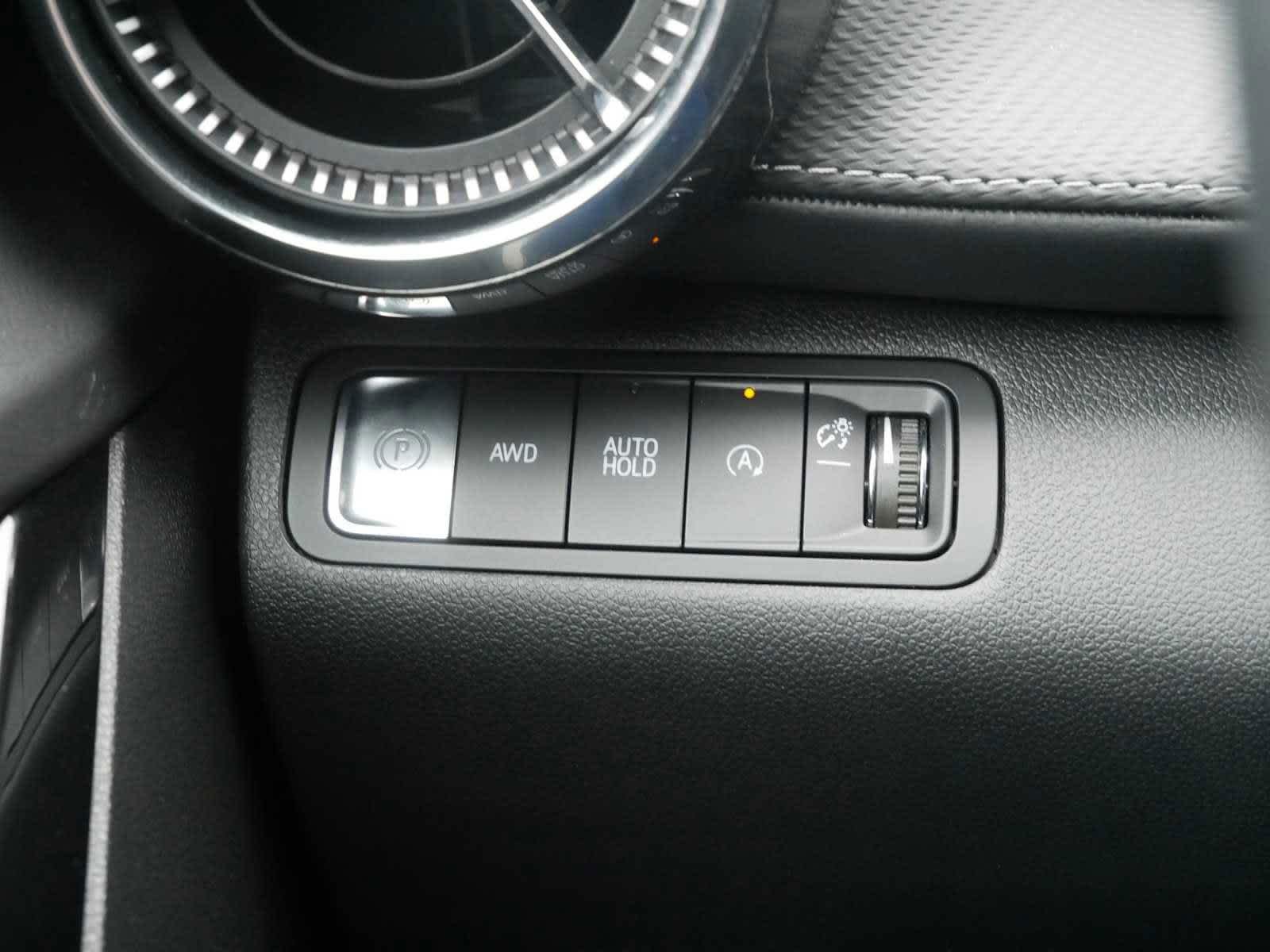 Used 2025 Summit White Chevrolet AWD LT image 14