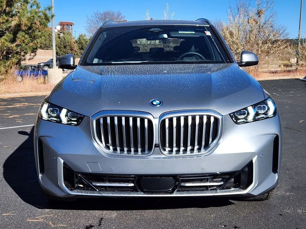 Used 2026 Skyscraper Grey Metallic BMW xDrive50e image 6