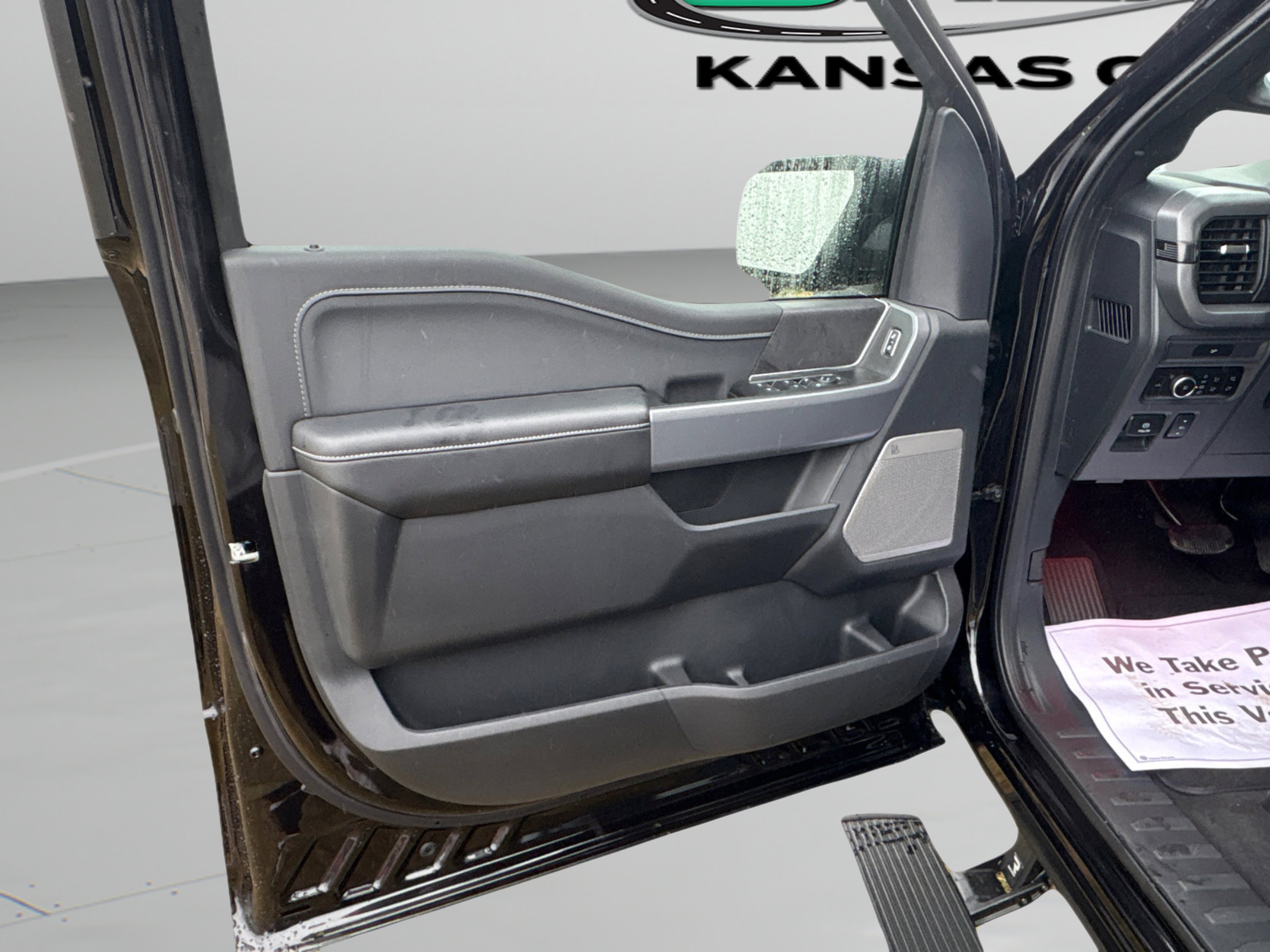 New 2026 Agate Black Metallic Ford XLT image 17
