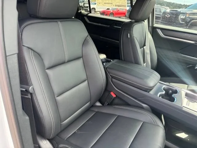 New 2026 Summit White GMC Elevation image 26