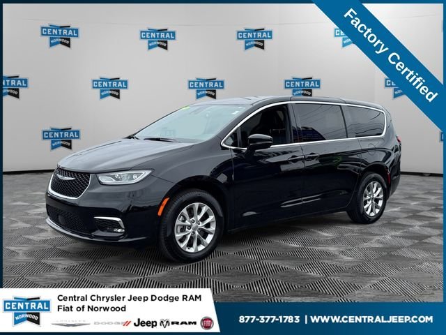2025 Chrysler Pacifica Select AWD's photo
