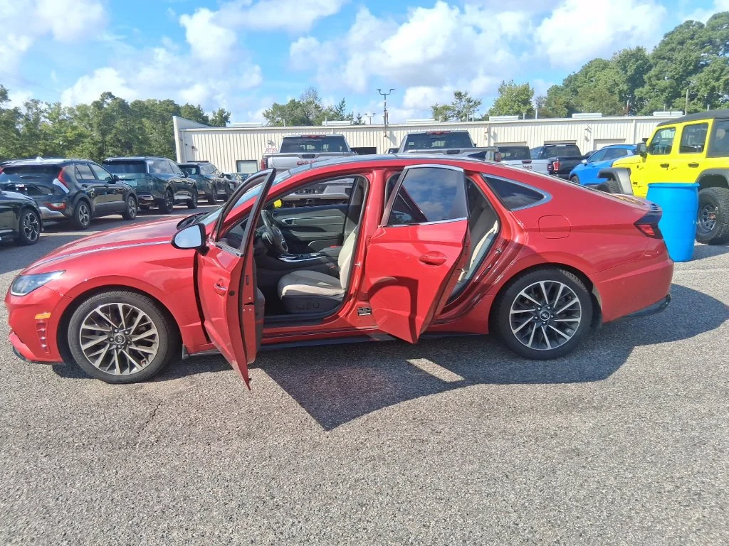 Used 2021 Red Hyundai Limited image 19