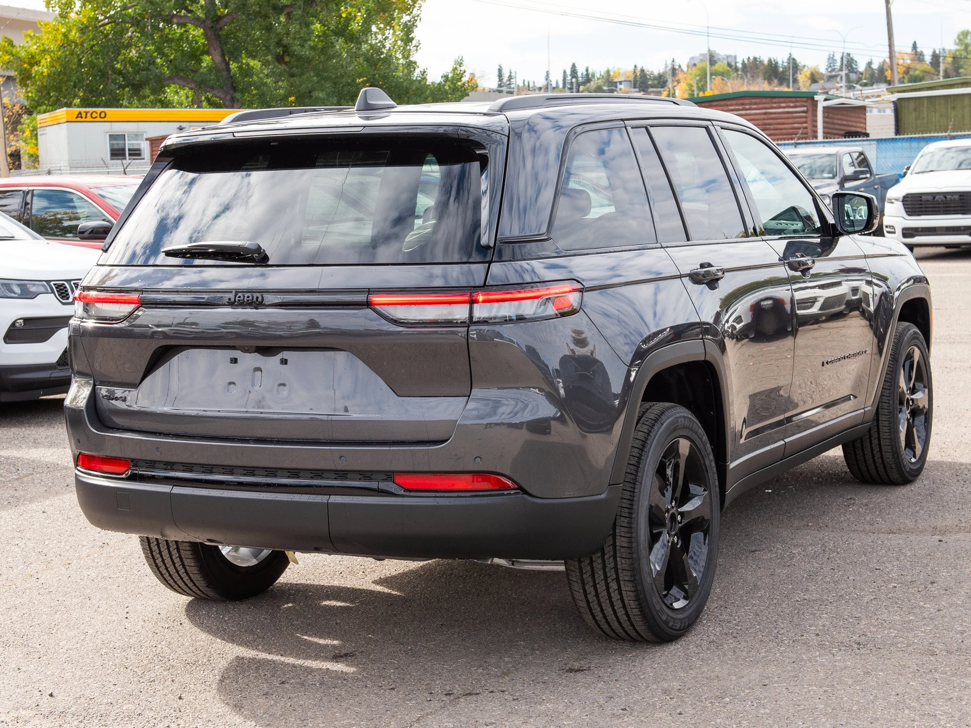New 2025 Grey Jeep Altitude* 4x4, Sunroof, Remote Start, Heated Seats/Wheel image 5