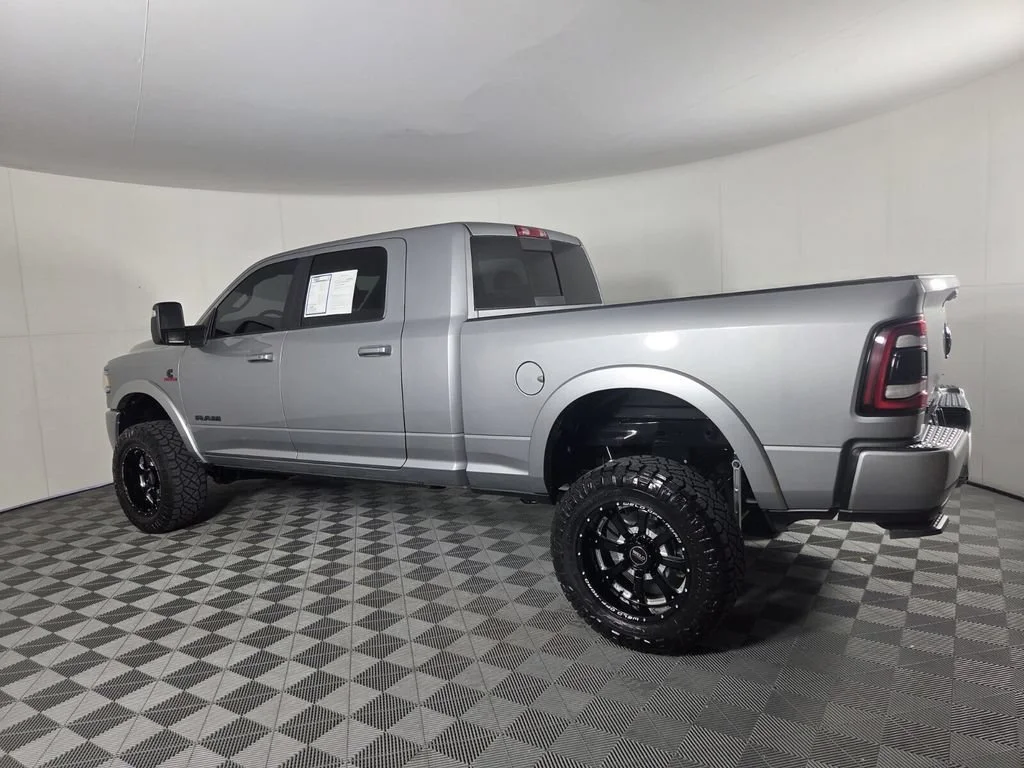 Used 2024 Billet Silver Metallic Clearcoat Ram Laramie image 6