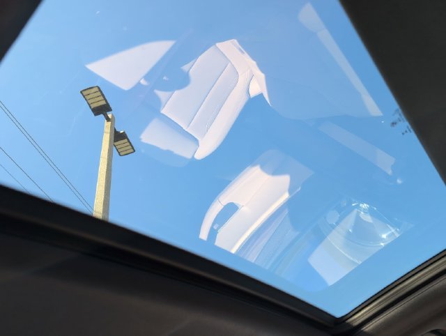 Used 2021 White BMW sDrive30i image 17