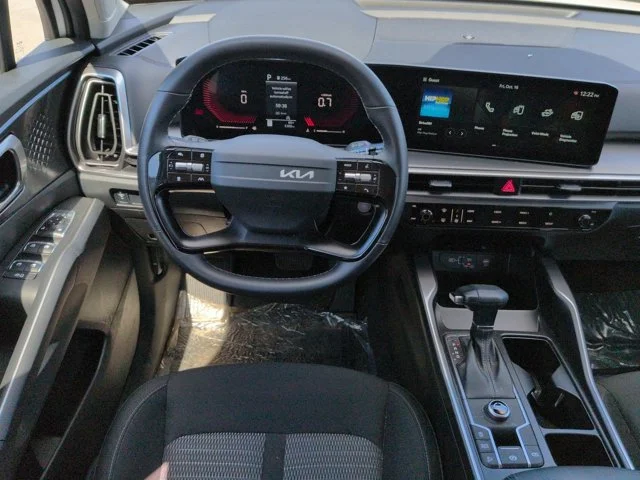 New 2026 Glacial White Pearl Kia LX image 16