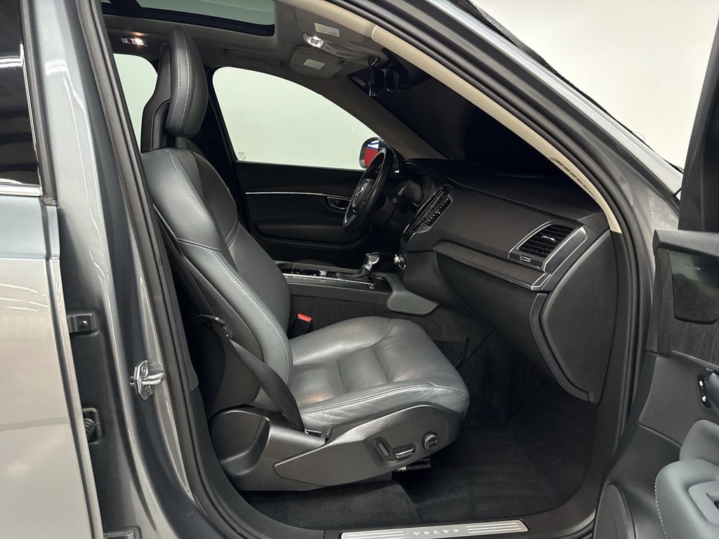 Used 2020 Gray Metallic Volvo T6 Momentum image 18