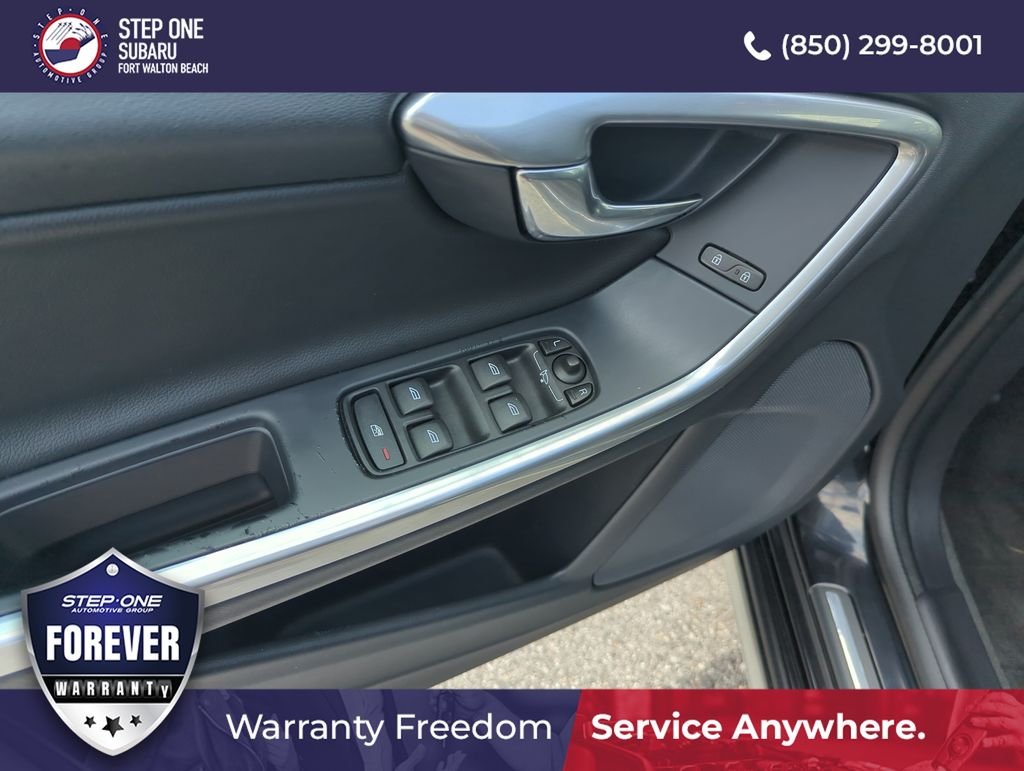 Used 2018 Black Volvo T5 image 19